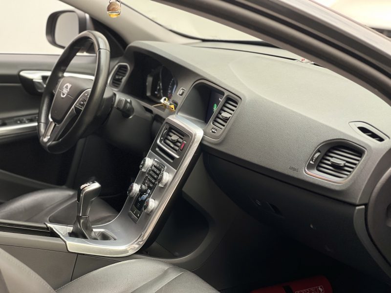 VOLVO S60 D2 120CH SUMMUM