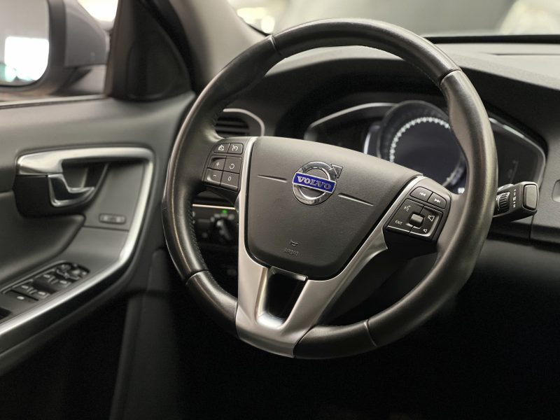 VOLVO S60 D2 120CH SUMMUM