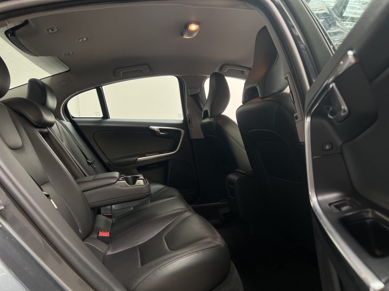 VOLVO S60 D2 120CH SUMMUM