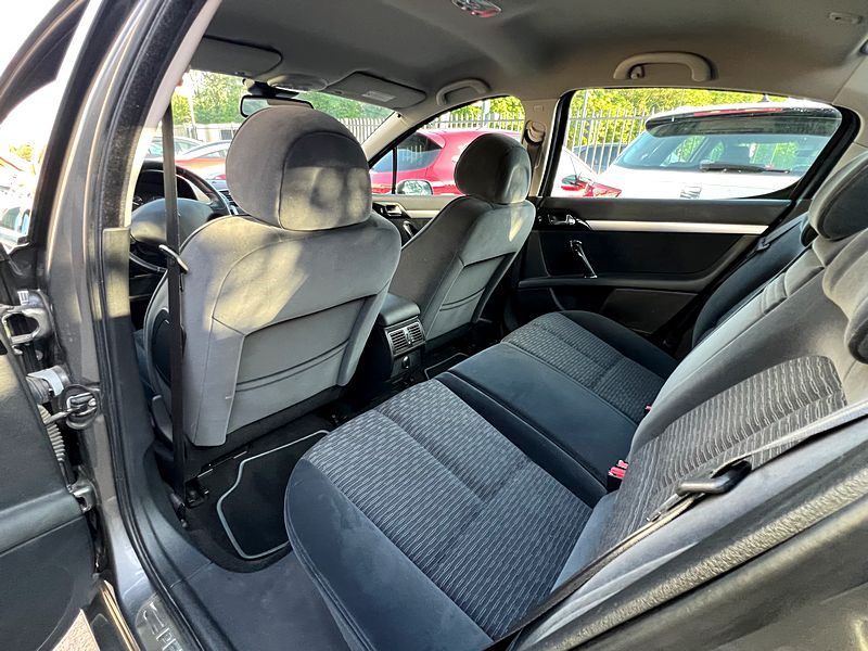 PEUGEOT 407 PHASE 2 1.6 HDI 110 Cv GPS BLUETOOTH REGULATEUR & LIMITEUR / 99 900 Kms - GARANTIE 1 AN