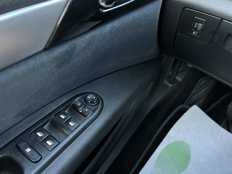 PEUGEOT 407 PHASE 2 1.6 HDI 110 Cv GPS BLUETOOTH REGULATEUR & LIMITEUR / 99 900 Kms - GARANTIE 1 AN