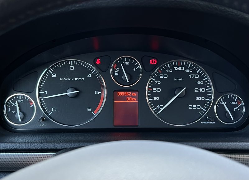 PEUGEOT 407 PHASE 2 1.6 HDI 110 Cv GPS BLUETOOTH REGULATEUR & LIMITEUR / 99 900 Kms - GARANTIE 1 AN