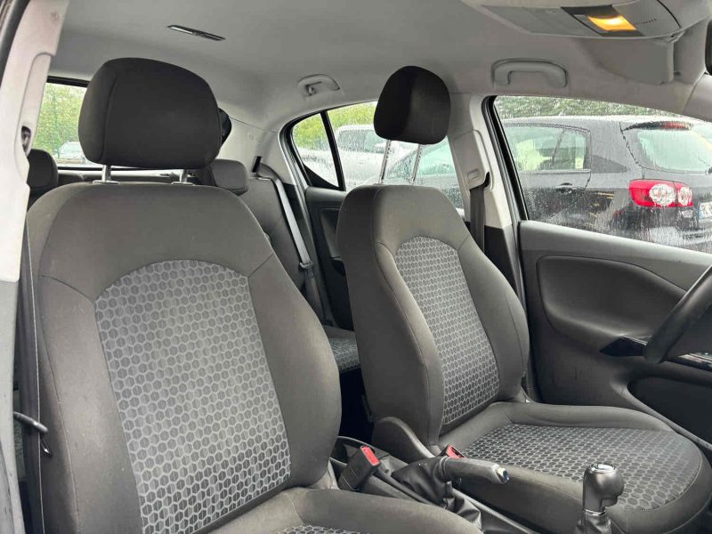 OPEL CORSA E 2016