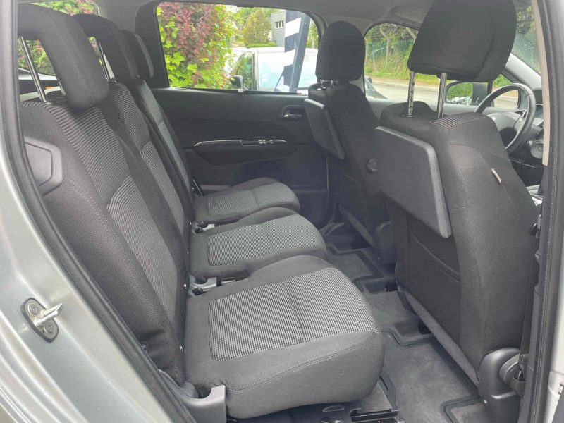 PEUGEOT 5008 1.6HDI 110CV