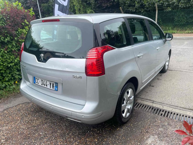 PEUGEOT 5008 1.6HDI 110CV