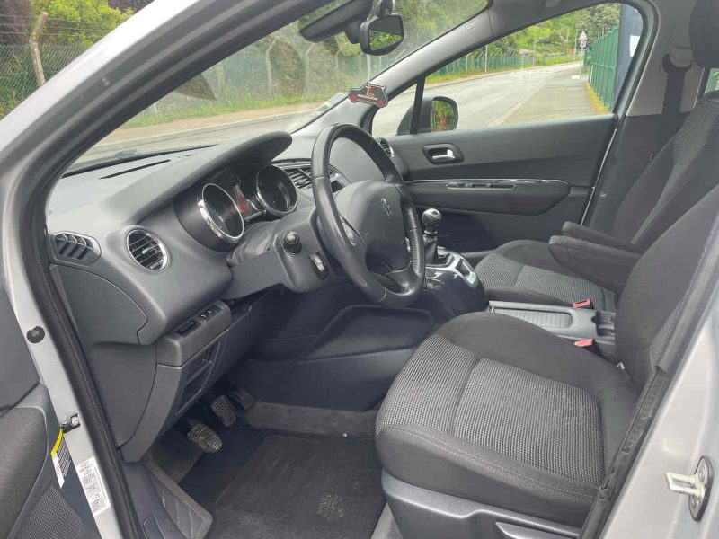 PEUGEOT 5008 1.6HDI 110CV
