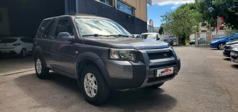 Land-rover FREELANDER 2.0l TD4 112ch, *Hard-top*, *Toit ouvrant*, *Attelage*