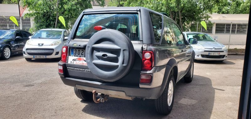 Land-rover FREELANDER 2.0l TD4 112ch, *Hard-top*, *Toit ouvrant*, *Attelage*