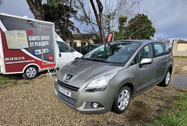 PEUGEOT 5008 2013