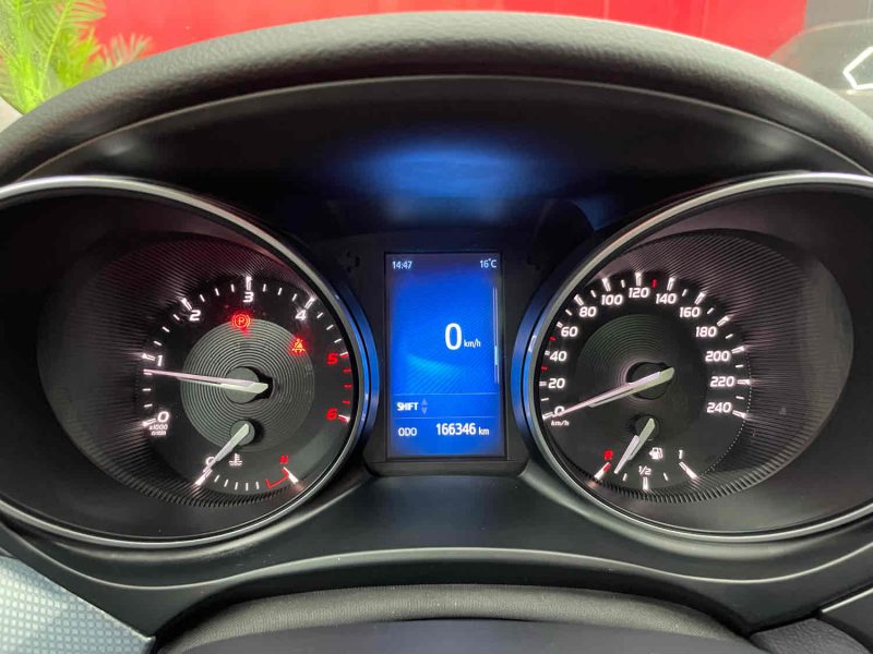 TOYOTA AVENSIS 2015