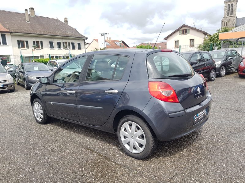 RENAULT CLIO III 1.2i 65CV DYNAMIQUE