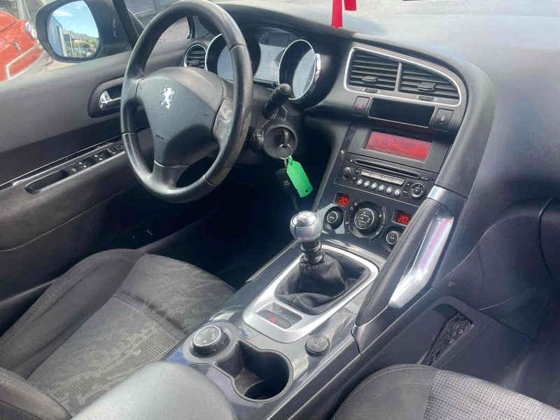 PEUGEOT 3008 2010