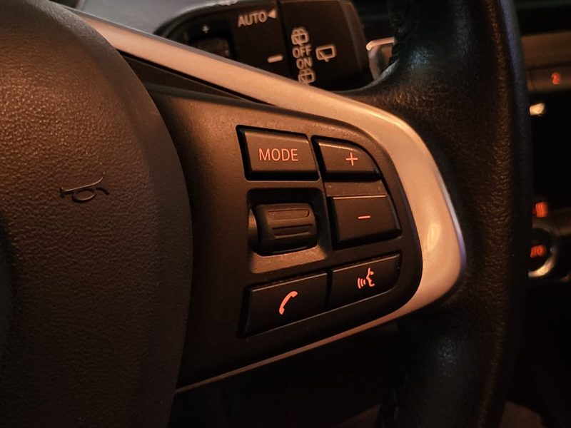 sDrive 18d 150 cv BUISNESS DESIGN / CAMERA / REGULATEUR / AFFICHAGE TETE HAUTE