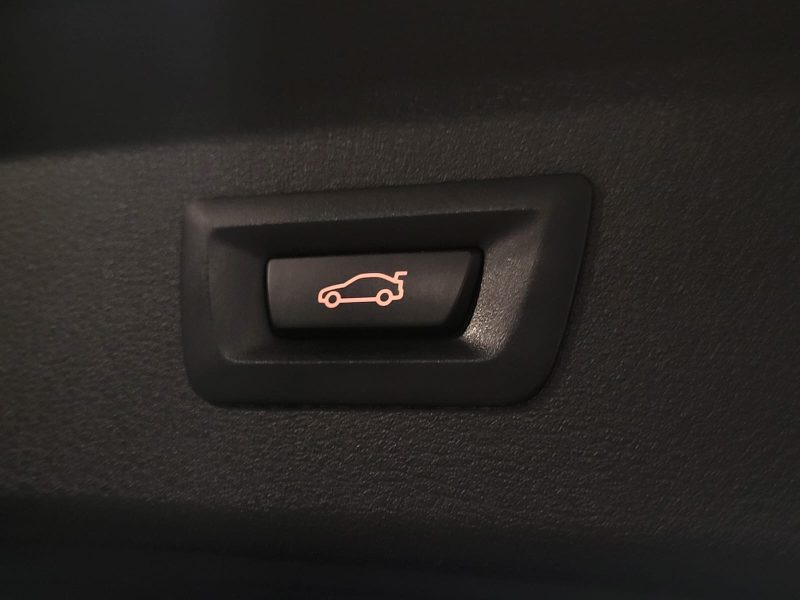 sDrive 18d 150 cv BUISNESS DESIGN / CAMERA / REGULATEUR / AFFICHAGE TETE HAUTE