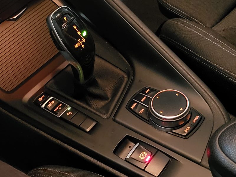 sDrive 18d 150 cv BUISNESS DESIGN / CAMERA / REGULATEUR / AFFICHAGE TETE HAUTE