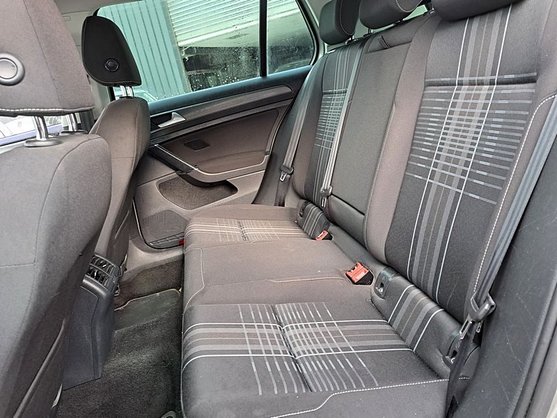 VOLKSWAGEN GOLF VII 2015