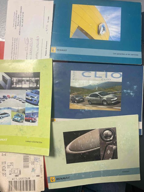 RENAULT CLIO III 2006 véhicule, vendu en état, sans garantie, sans contrôle 