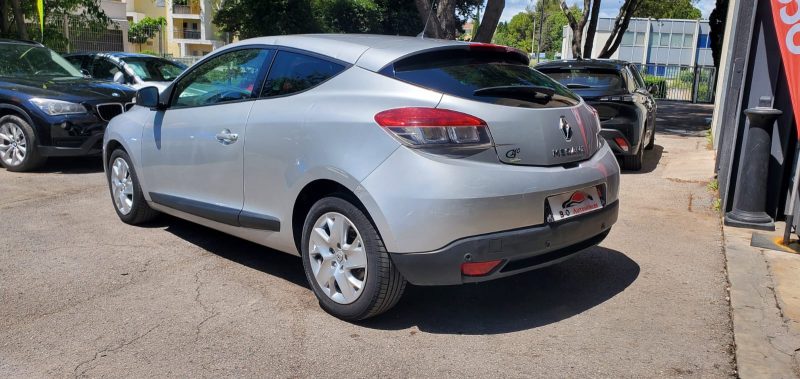 Renault Mégane III Coupé 1.5 dCi 110ch, *Idéale jeune permis*,
