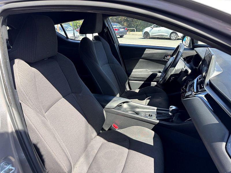 TOYOTA C-HR 2016