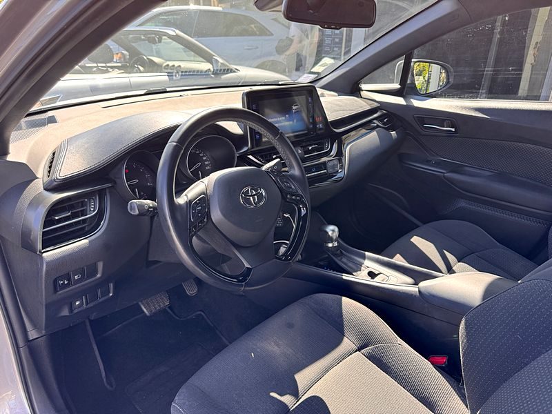 TOYOTA C-HR 2016