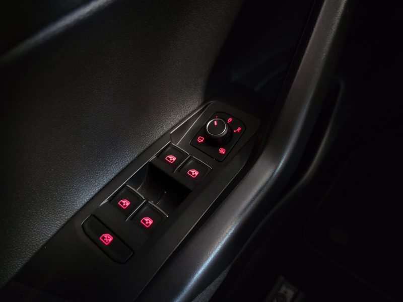 VOLKSWAGEN POLO VI 1.0 TSI 95cv LOUNGE / CARPLAY+VIRTUAL COCKPIT+RADAR DE RECUL+1ÈRE MAIN+ENTRETIEN 