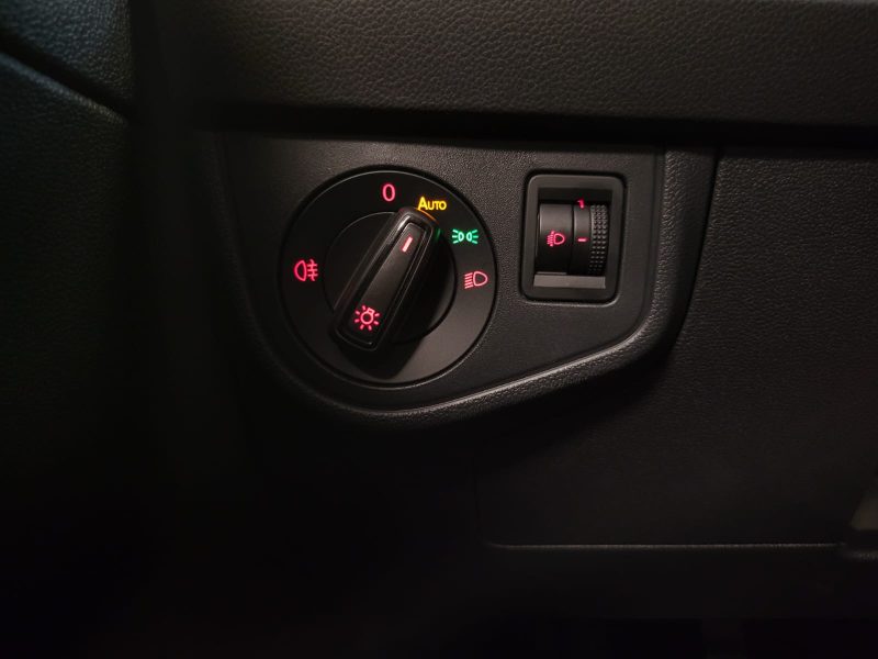 VOLKSWAGEN POLO VI 1.0 TSI 95cv LOUNGE / CARPLAY+VIRTUAL COCKPIT+RADAR DE RECUL+1ÈRE MAIN+ENTRETIEN 