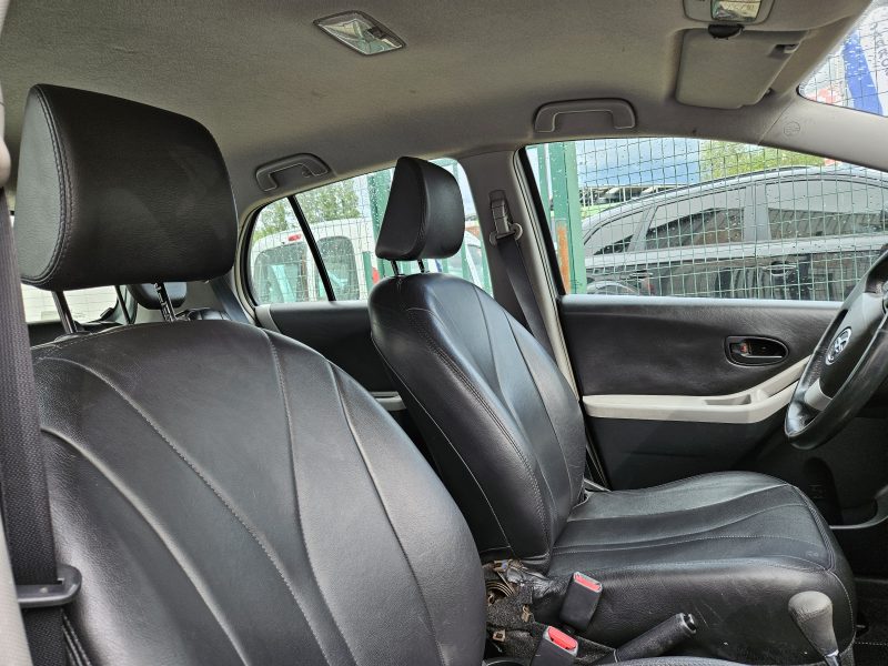 TOYOTA YARIS 2006