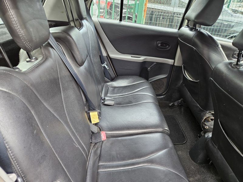 TOYOTA YARIS 2006