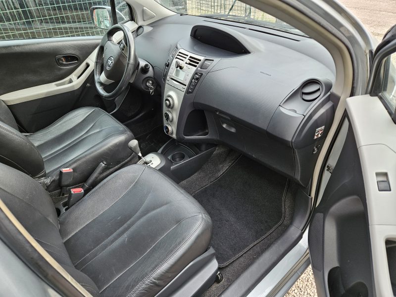 TOYOTA YARIS 2006