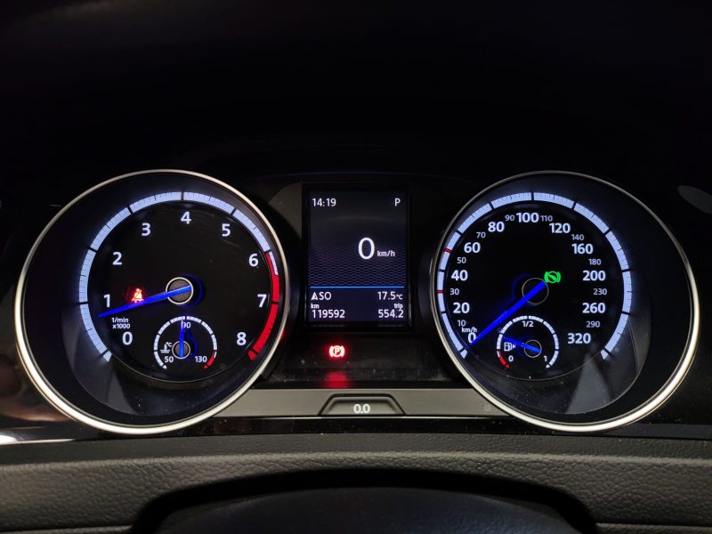 VOLKSWAGEN GOLF VII R 2.0 4motion 300Cv /TOIT OUVRANT+DEMI LIGNE DUPLEX+CARPLAY/