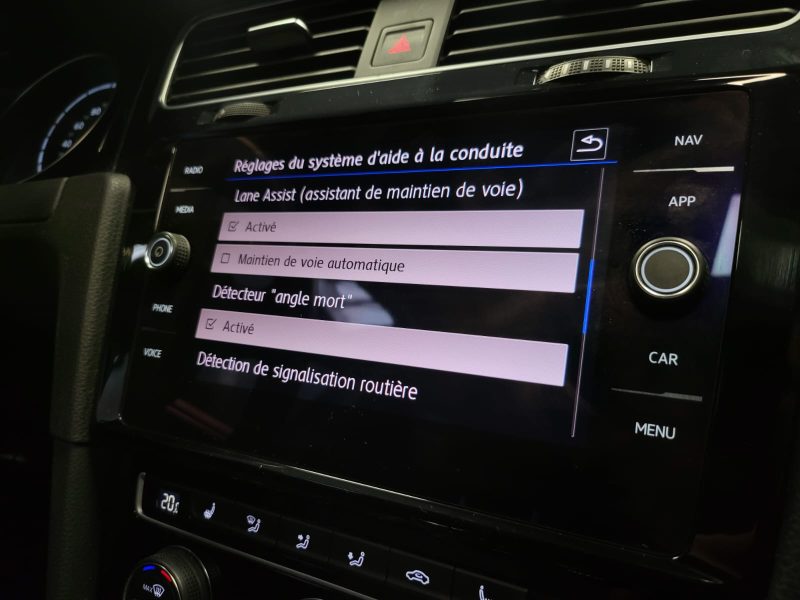 VOLKSWAGEN GOLF VII R 2.0 DSG7 4MOTION 300cv / SUIVI VOLKSAWAGEN / TOIT OUVRANT / CAMERA / KEYLESS