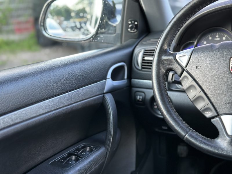 PORSCHE CAYENNE 2004