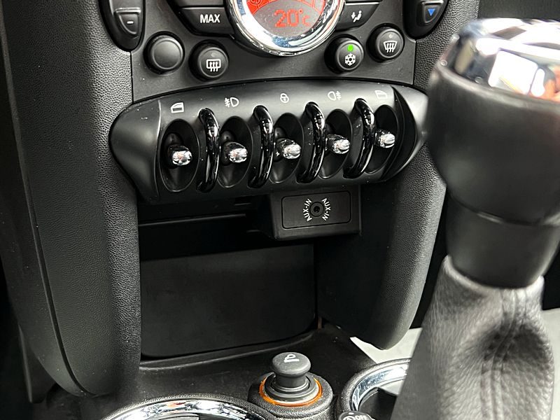MINI MINI COOPER R56 II PHASE 2 CHILI 1.6 122 1ERE MAIN TOIT OUVRANT CUIR CRIT AIR 1 - Garantie 1 an