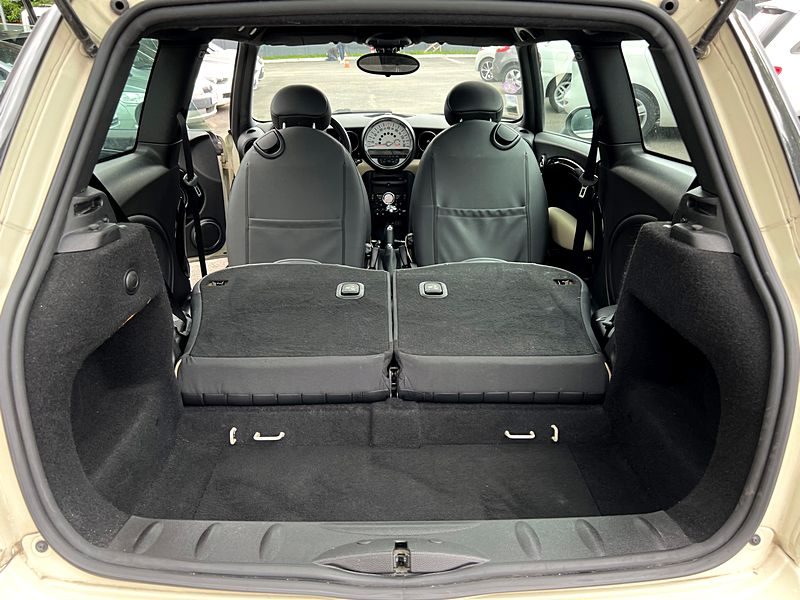 MINI MINI COOPER R56 II PHASE 2 CHILI 1.6 122 1ERE MAIN TOIT OUVRANT CUIR CRIT AIR 1 - Garantie 1 an