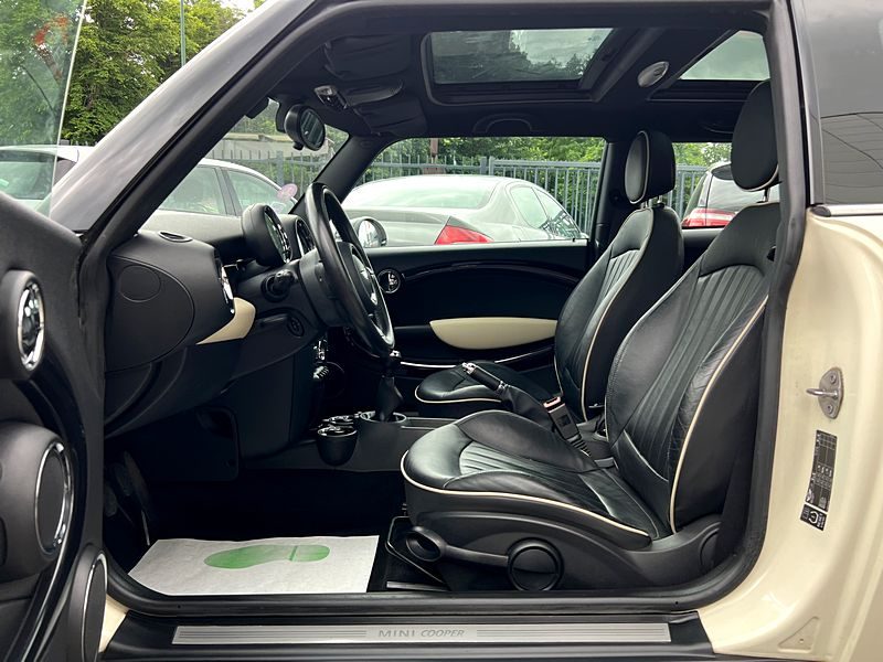 MINI MINI COOPER R56 II PHASE 2 CHILI 1.6 122 1ERE MAIN TOIT OUVRANT CUIR CRIT AIR 1 - Garantie 1 an