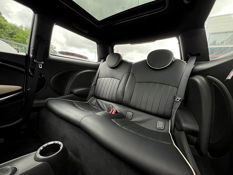 MINI MINI COOPER R56 II PHASE 2 CHILI 1.6 122 1ERE MAIN TOIT OUVRANT CUIR CRIT AIR 1 - Garantie 1 an