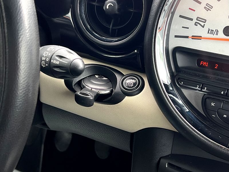 MINI MINI COOPER R56 II PHASE 2 CHILI 1.6 122 1ERE MAIN TOIT OUVRANT CUIR CRIT AIR 1 - Garantie 1 an