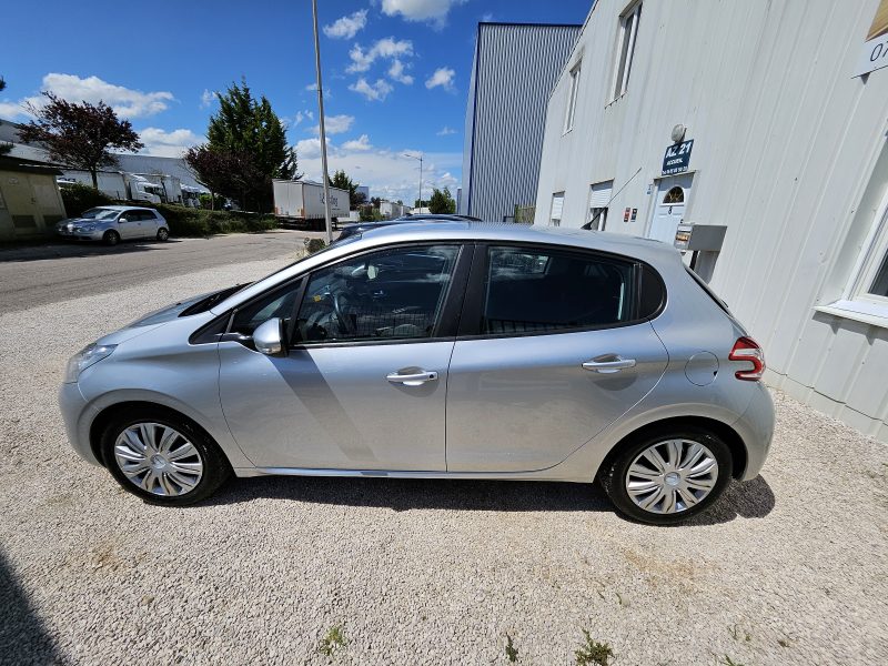 PEUGEOT 208 I 2013