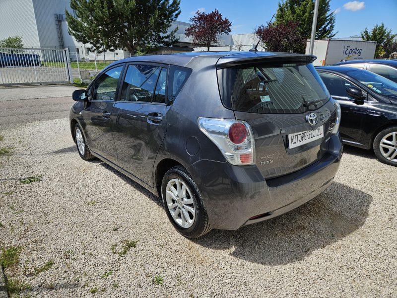 TOYOTA VERSO 2011