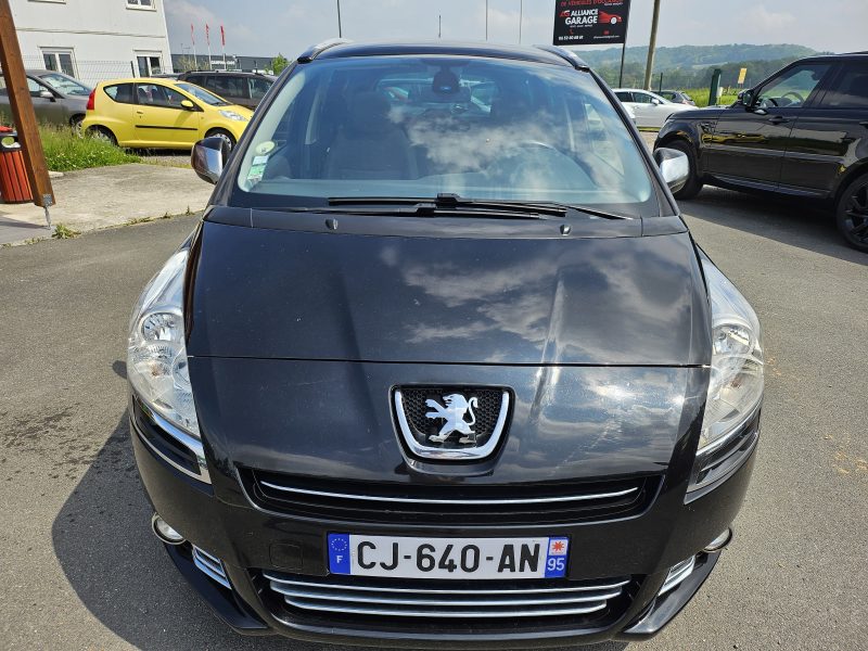 PEUGEOT 5008 1.6L HDi 112cv "STYLE" 7 Places_Toit Panno / REVISER_GARANTIE