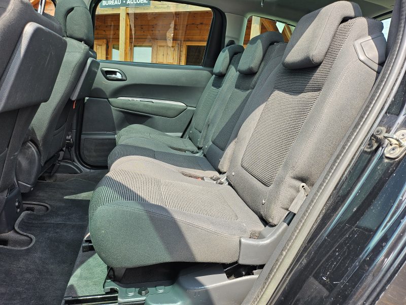 PEUGEOT 5008 1.6L HDi 112cv "STYLE" 7 Places_Toit Panno / REVISER_GARANTIE