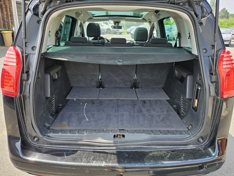 PEUGEOT 5008 1.6L HDi 112cv "STYLE" 7 Places_Toit Panno / REVISER_GARANTIE