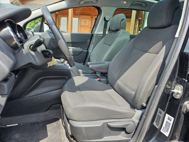 PEUGEOT 5008 1.6L HDi 112cv "STYLE" 7 Places_Toit Panno / REVISER_GARANTIE