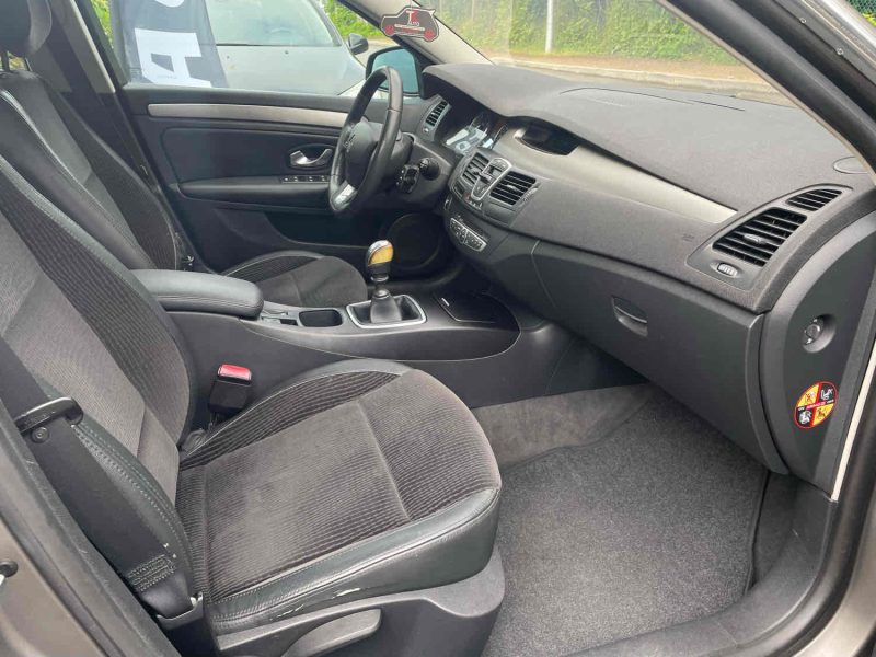 RENAULT LAGUNA III Grandtour 2.0DCI 131CV