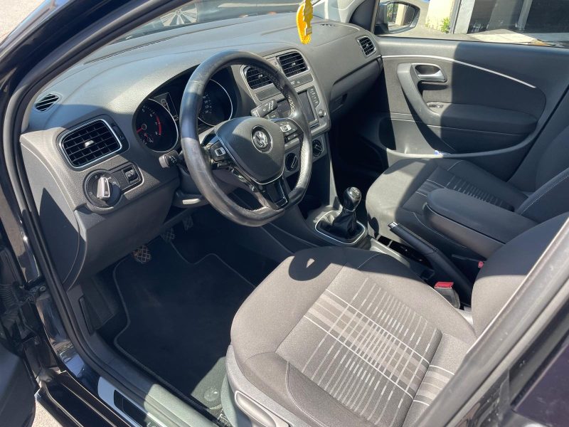 VOLKSWAGEN POLO V 2015