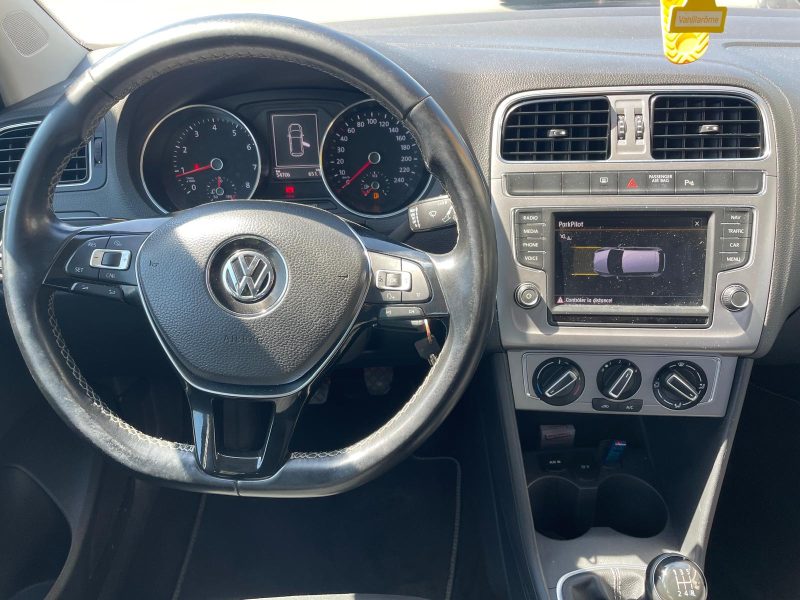 VOLKSWAGEN POLO V 2015
