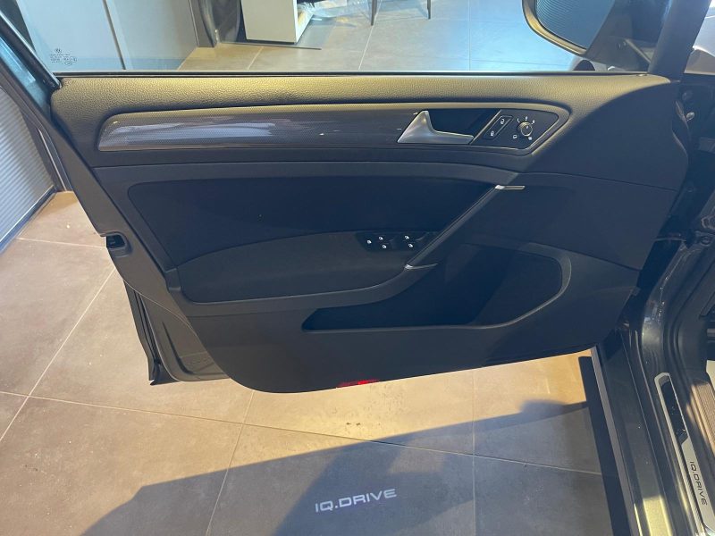 VOLKSWAGEN GOLF  2020