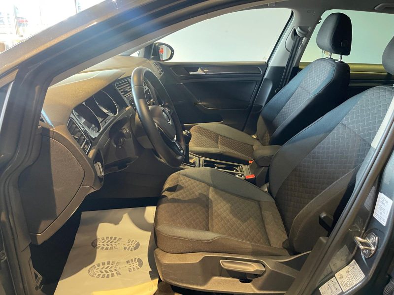 VOLKSWAGEN GOLF  2020