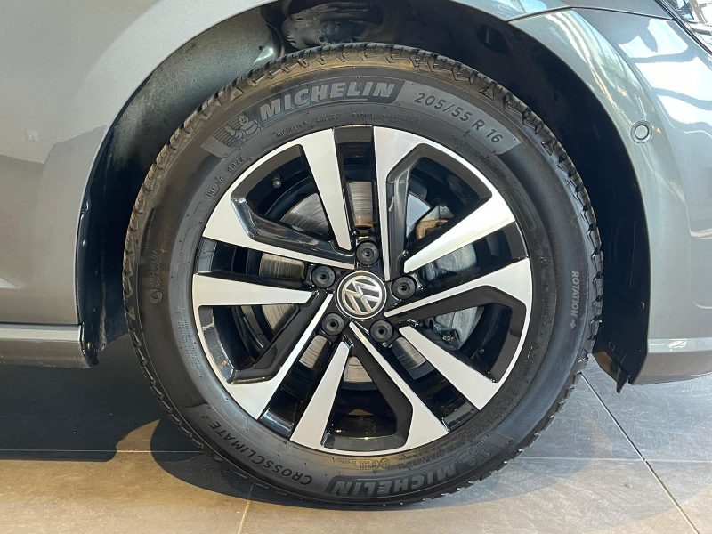 VOLKSWAGEN GOLF  2020