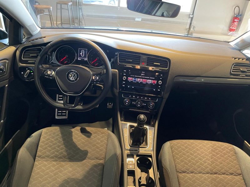 VOLKSWAGEN GOLF  2020